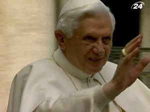 Його Святість Бенедикт XVI, у миру Йозеф Ратцінгер, святкує день народження