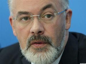 Табачник задекларував більше 830 тисяч грн доходів Табачник задекларував більше 830 тисяч грн доходів