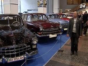 У столиці відкрилася виставка ретро-автомобілів