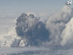 Хмара попелу з вулкану Ейяф'ятлайокюдль зависла над Європою