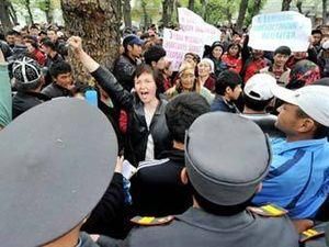 Прихильники Бакієва захопили телебачення Прихильники Бакієва захопили телебачення