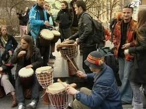 У столиці встановлювали рекорд одночасної гри на барабанах У столиці встановлювали рекорд одночасної гри на барабанах