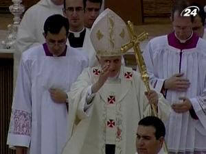 Папа Римський висловив співчуття жертвам педофілів Папа Римський висловив співчуття жертвам педофілів