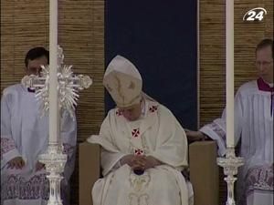 Бенедикт XVI заснув під час недільної меси на Мальті