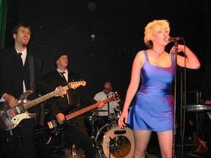 Легендарний гурт "Blondie" повертається і записує новий альбом Легендарний гурт "Blondie" повертається і записує новий альбом