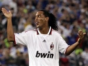 Мілан скоротить бразильську колонію Мілан скоротить бразильську колонію