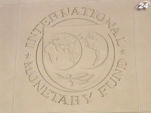 Уряд просить в МВФ ще 12 млрд. доларів Уряд просить в МВФ ще 12 млрд. доларів