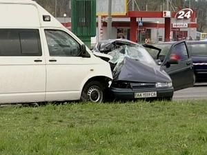 Кортеж Януковича потрапив у ДТП Кортеж Януковича потрапив у ДТП