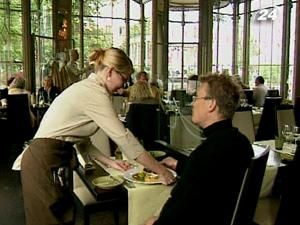 Ресторан Kappeli - це поєднання гарних картин та фінської їжі Ресторан Kappeli - це поєднання гарних картин та фінської їжі