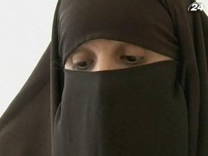 Ніколя Саркозі продовжує війну проти традиційного мусульманського одягу Ніколя Саркозі продовжує війну проти традиційного мусульманського одягу