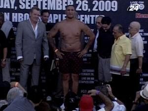 Кріс Арреола скинув 6 кілограмів перед боєм з Адамеком Кріс Арреола скинув 6 кілограмів перед боєм з Адамеком