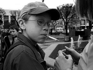 Експерти стверджують: в Україні щодня внаслідок тютюнопаління помирають 300 осіб Експерти стверджують: в Україні щодня внаслідок тютюнопаління помирають 300 осіб