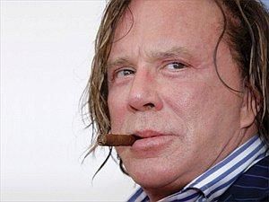 Міккі Рурк зіграє Чингісхана через його любов до собак Міккі Рурк зіграє Чингісхана через його любов до собак