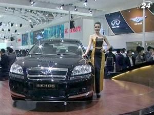 У п'ятницю в Пекіні стартував міжнародний автосалон Auto China-2010 У п'ятницю в Пекіні стартував міжнародний автосалон Auto China-2010