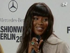 Наомі Кемпбел запросила Дар'ю Жукову дружкою на своє весілля Наомі Кемпбел запросила Дар'ю Жукову дружкою на своє весілля