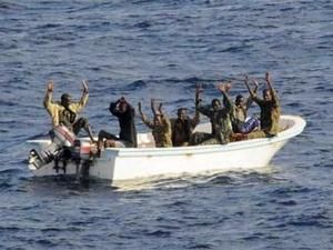 Іспанці затримали вісьмох сомалійських піратів Іспанці затримали вісьмох сомалійських піратів