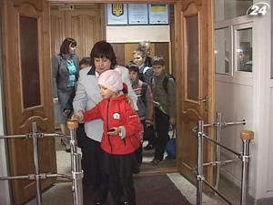 Турнікети в школах Одеси встановив власник садомазохістського сайту Турнікети в школах Одеси встановив власник садомазохістського сайту