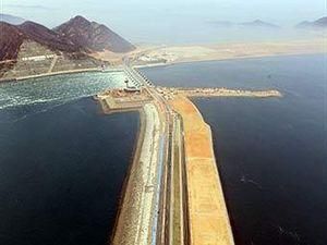 Південна Корея збудувала найдовшу дамбу в світі Південна Корея збудувала найдовшу дамбу в світі