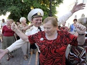 У Севастополі близько 100 людей подякували Януковичу У Севастополі близько 100 людей подякували Януковичу