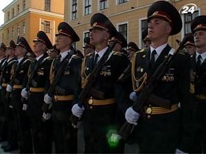 112 українських солдат поїде на парад до Дня перемоги у Мінськ 112 українських солдат поїде на парад до Дня перемоги у Мінськ