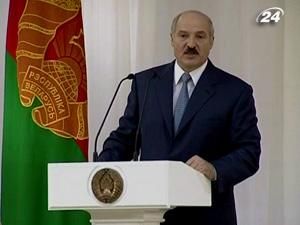 О.Лукашенко розмірковує, чи балотуватися йому в президенти