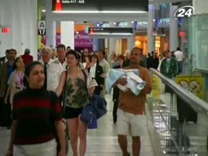 Літак здійснив вимушену посадку через неадекватного пасажира Літак здійснив вимушену посадку через неадекватного пасажира