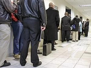 В Україні насправді вдвічі більше безробітних В Україні насправді вдвічі більше безробітних