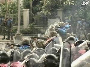 Новий виток протистояння опозиції і влади у Таїланді Новий виток протистояння опозиції і влади у Таїланді