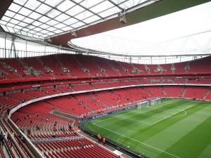 Арсенал вирішив заробити на Мілані та Ліоні Арсенал вирішив заробити на Мілані та Ліоні