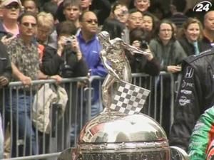 У чемпіонаті IndyCar розігруватимуть два титули в особистому заліку пілотів У чемпіонаті IndyCar розігруватимуть два титули в особистому заліку пілотів