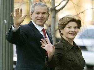Лора Буш підозрює, що на сім'ю Президента США було вчинено замах