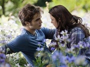 Білл Кондон поставить останню частину "Сутінок" Білл Кондон поставить останню частину "Сутінок"