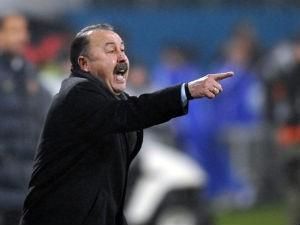 Газаєв й надалі тренуватиме Динамо Газаєв й надалі тренуватиме Динамо