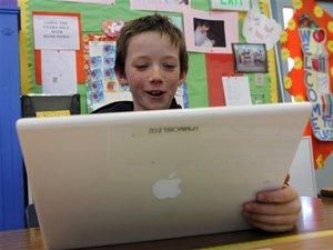 Палестинські школярі отримають від ООН 200 тис. ноутбуків Палестинські школярі отримають від ООН 200 тис. ноутбуків