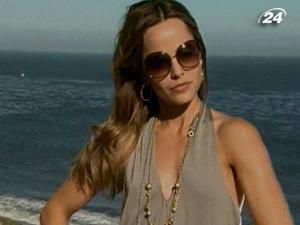 Батько Ліндсей Лохан заявив, що його донька хвора на СНІД Батько Ліндсей Лохан заявив, що його донька хвора на СНІД