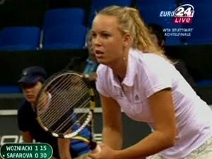 Каролін Возняцкі зазнала поразки у другому раунді Каролін Возняцкі зазнала поразки у другому раунді