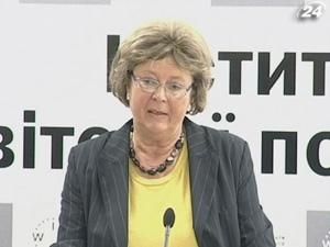 Демократія в Україні досі в небезпеці Демократія в Україні досі в небезпеці