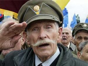 На Чернівеччині вандали пошкодили пам'ятник УПА На Чернівеччині вандали пошкодили пам'ятник УПА