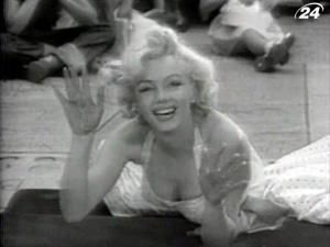 У Франції опублікують невідомі уривки зі щоденника Мерилін Монро У Франції опублікують невідомі уривки зі щоденника Мерилін Монро