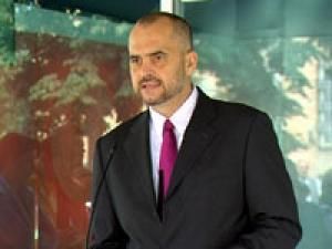 Албанські соціалісти вивели на вулиці 200 тис. людей Албанські соціалісти вивели на вулиці 200 тис. людей