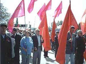 Першотравнева демонстрація в Сімферополі зібрала 30 тис. осіб Першотравнева демонстрація в Сімферополі зібрала 30 тис. осіб