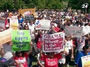 В США відбулися мітинги проти закону стосовно іммігрантів В США відбулися мітинги проти закону стосовно іммігрантів