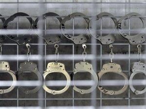 Львівські журналісти прикували себе до потяга Будапешт—Москва Львівські журналісти прикували себе до потяга Будапешт—Москва