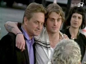 Майкл Дуглас вважає, що тюремне ув'язнення піде його сину на користь Майкл Дуглас вважає, що тюремне ув'язнення піде його сину на користь