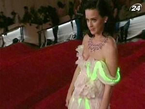 Селебрітіс зібралися на щорічну благодійну вечірку в “Метрополітан” Селебрітіс зібралися на щорічну благодійну вечірку в “Метрополітан”