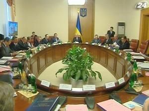 Азаров закріпить для українців погодинний мінімум оплати праці