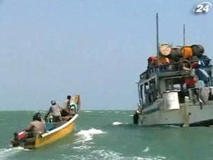 Сомалійські пірати захопили російський нафтовий танкер Сомалійські пірати захопили російський нафтовий танкер