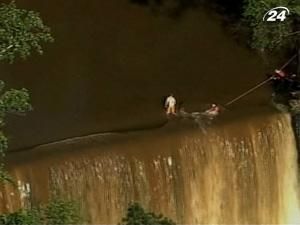 Троє людей не змогли вибратись із Росвельської дамби самотужки Троє людей не змогли вибратись із Росвельської дамби самотужки