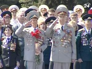 До Януковича на День перемоги до Києва приїде дюжина високих гостей До Януковича на День перемоги до Києва приїде дюжина високих гостей