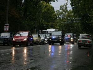 Сім'ї таксиста, загиблого в зіткненні з президентським кортежем пропонують 30 тисяч гривень Сім'ї таксиста, загиблого в зіткненні з президентським кортежем пропонують 30 тисяч гривень